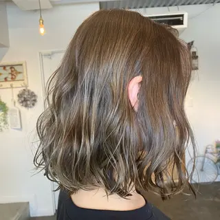 ミディアム 北川 真衣のヘアスタイル