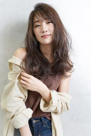 ミディアム ヘアールーム アートのヘアスタイル