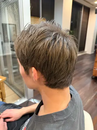 カラー メンズ 日山 晃志のヘアスタイル