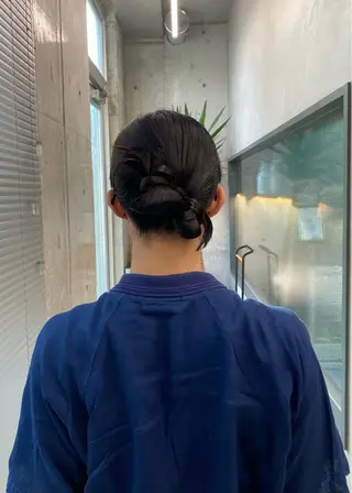 ミディアム カラー ヘアアレンジ mina 🌷のヘアスタイル