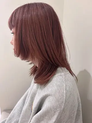セミロング カラー 💛🤍U too e’s 鎌倉🧸のヘアスタイル