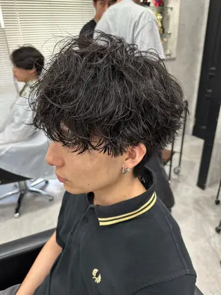 ショート パーマ メンズ ユウ🪄 パーマ指名No1のヘアスタイル