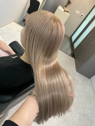 ロング カラー 岡留 愛美のヘアスタイル