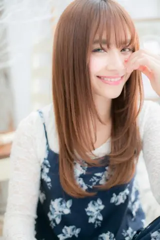 セミロング カラー 出川 宙☘️のヘアスタイル
