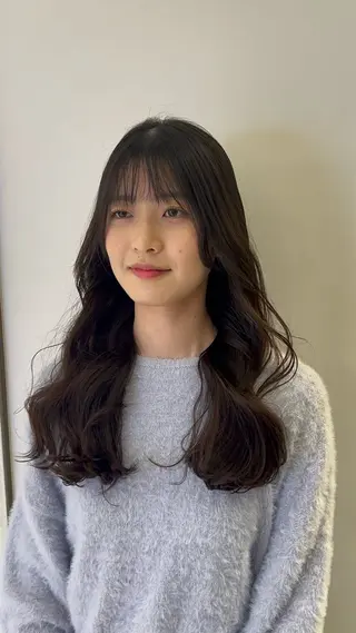 セミロング パーマ 韓国っぽ透け感カラー マンツーマン🫧なおのヘアスタイル