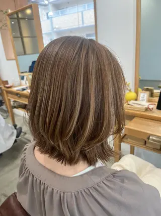 ミディアム カラー 三島 有佳里のヘアスタイル