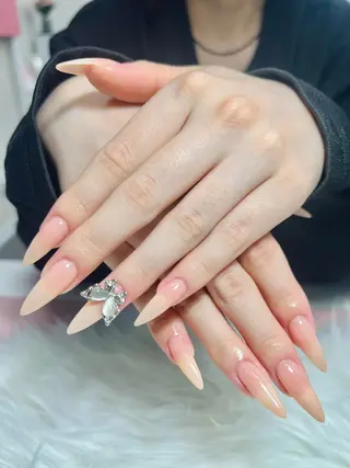 ネイル AURA NAIL 上前津のネイルデザイン