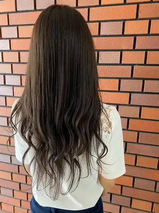 ロング カラー エイト ウメダのヘアスタイル