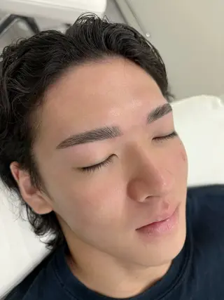 メンズ アイブロウ アイブロウサロン 🫧AMIの眉毛・アイブロウイメージ