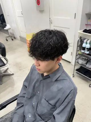 パーマ メンズ 深谷 侑亮のヘアスタイル