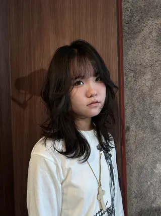 ミディアム 桑江 紫瑞花のヘアスタイル