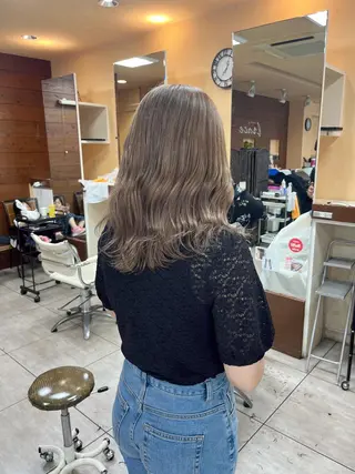 ミディアム カラー ヘアアレンジ インナー×縮毛矯正 ピンクカラー澤井里菜のヘアスタイル