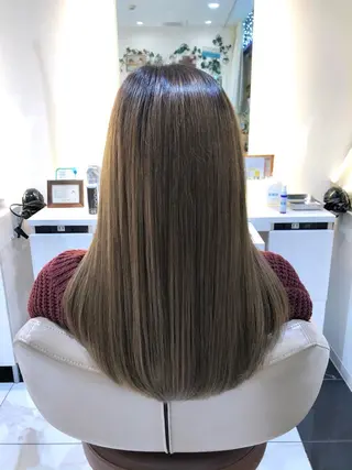 セミロング パーマ 安井　昴 💫ブリーチ縮毛矯正のヘアスタイル