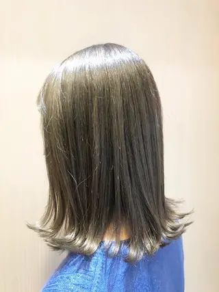 セミロング カラー 新井 友菜のヘアスタイル