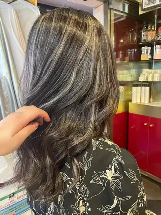 セミロング カラー 👑派手髪/カット 👑ANRYのヘアスタイル
