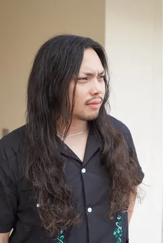 ロング MANA /レイヤー /暖色カラーのヘアスタイル