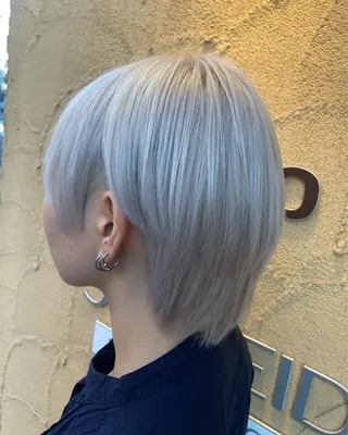 ショート レイヤーカット🖤 SAYAのヘアスタイル