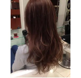ロング 【白髪ぼかし】 矢内　夏輝のヘアスタイル