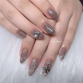 ネイル Hin Nailsのネイルデザイン