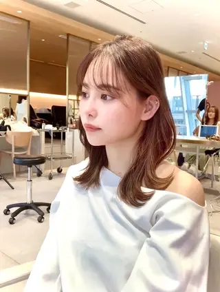 ミディアム レイヤー専門家 ダブルカラー修のヘアスタイル