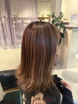 セミロング 井手上 陽菜のヘアスタイル