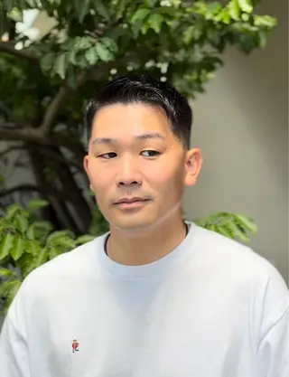 ショート 岡本 佳久のヘアスタイル