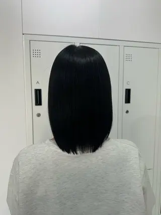 ミディアム やま/トレンドカラー /カットのヘアスタイル