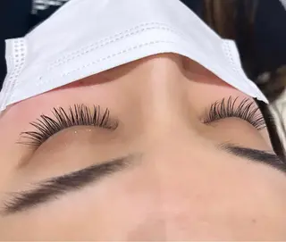 マツエク・マツパ 南 綾花の眉毛・アイブロウイメージ