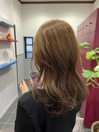 セミロング 加藤 こゆきのヘアスタイル