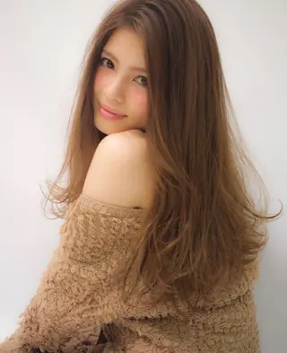 ロング カラー 小田 莉加子のヘアスタイル