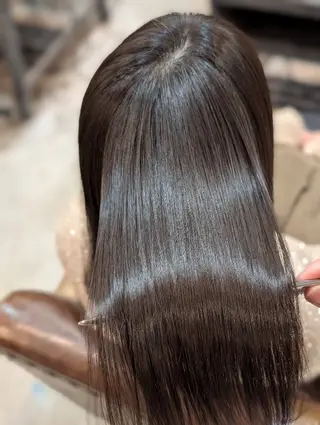 セミロング 美髪矯正/縮毛矯正/ 髪質改善/店長 山下のヘアスタイル