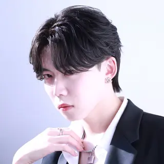 パーマ メンズ ラウンドマッシュ/ フェザーショート大阪のヘアスタイル