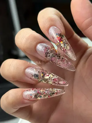 ネイル Isinha Nailsのネイルデザイン