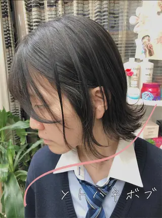 ショート 岸田 梓武生のヘアスタイル