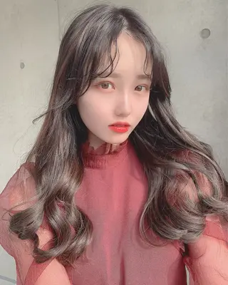 ロング ヘアアレンジ 韓国風グレージュ 🤍たくみ🤍のヘアスタイル