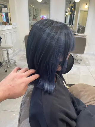 ミディアム カラー 濱田輝レイヤー 韓国風 ハイトーンのヘアスタイル