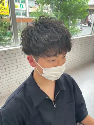 ショート パーマ 会社で浮かない ビジネスヘア/心斎橋のヘアスタイル