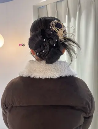 ヘアアレンジ Ami/艶カラー/ レイヤー/ハイトーンのヘアスタイル
