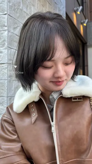 ショート 盛れる透明感カラー・ momokaのヘアスタイル