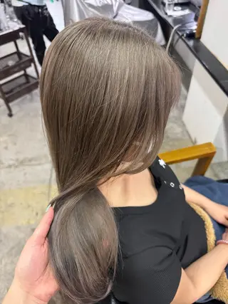 ロング カラー 林 真那のヘアスタイル