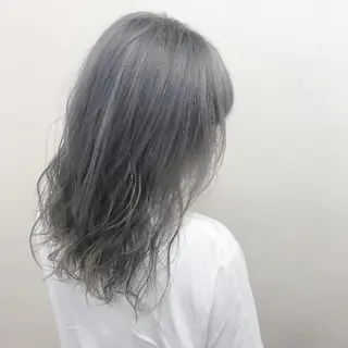 ミディアム カラー 🩵ハイトーン 美咲🩵のヘアスタイル