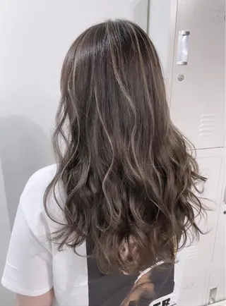 ロング カラー 👑圧倒的カラー👑 佐々木祐希のヘアスタイル