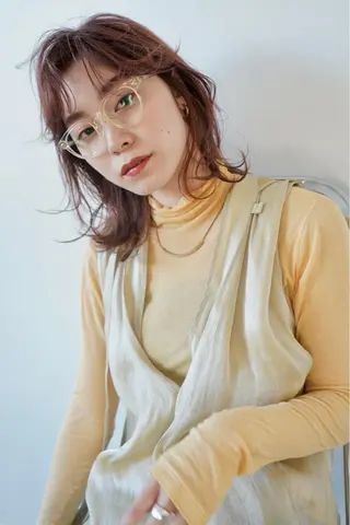 ミディアム 小山 水綺のヘアスタイル