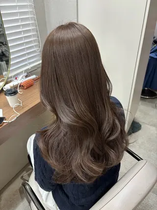 ロング カラー 藤野 結衣のヘアスタイル