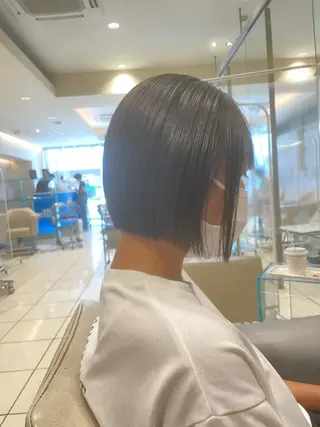 ショート MODEks eau 佐藤優志のヘアスタイル