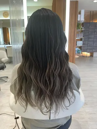 ロング カラー デザインカラー、艶髪 大塚 耕平のヘアスタイル