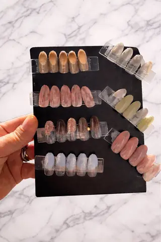 カラー i mihoのネイルデザイン