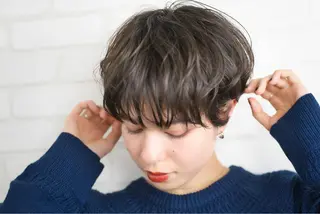 ショート 大久保寿高✨ なりたい色を叶える✨のヘアスタイル