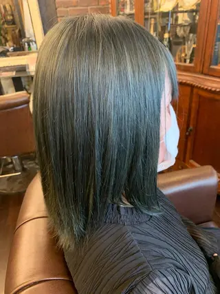 ミディアム カラー 藤井菜々 （エルベスアクト）のヘアスタイル