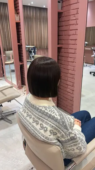 ショート カラー 聖菜/ hina /レイヤー/艶カラーのヘアスタイル